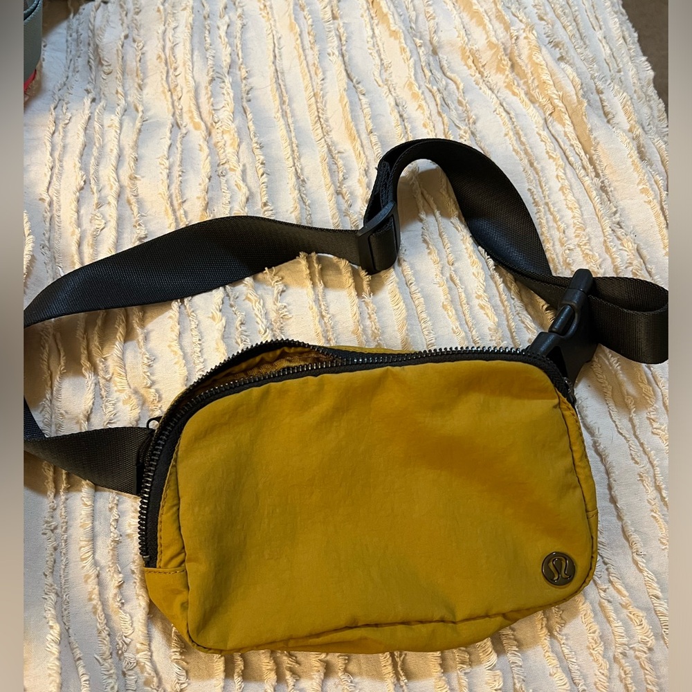 Authentic LuluLemon  everywhere belt bag .Excellent condition.